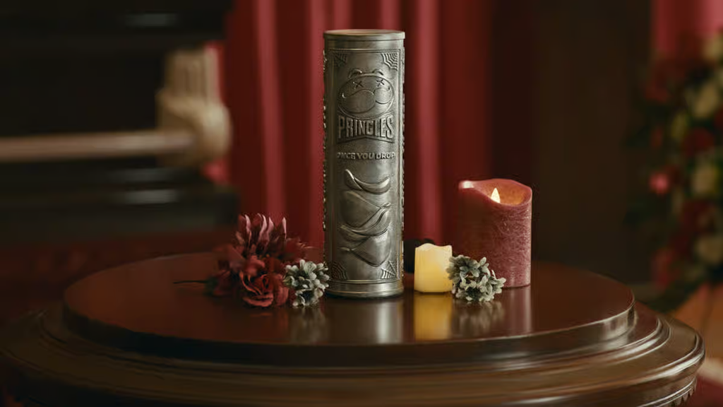 Pringles convierte su icónica lata en una urna funeraria para una campaña de Halloween 2 image 124
