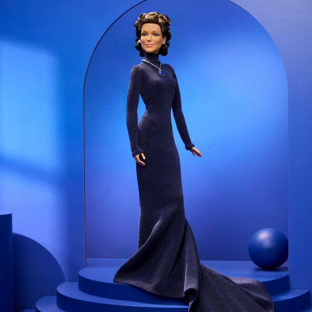 Céline Dion tiene su propia Barbie: Mattel recrea su icónico look de los Óscar de 1998 3 image 137