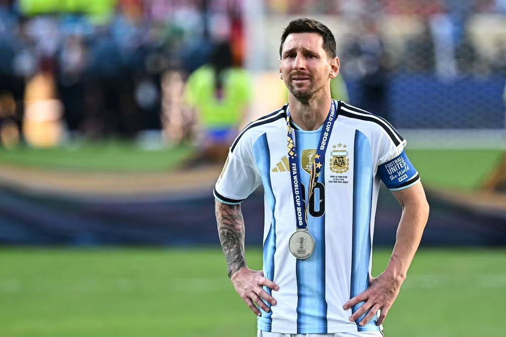 Lionel Messi juega su último partido con Argentina y las marcas se suman a la despedida 5 image 43