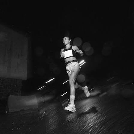 Nike convierte el aeropuerto de Londres en un circuito de running seguro para mujeres 4 images 15