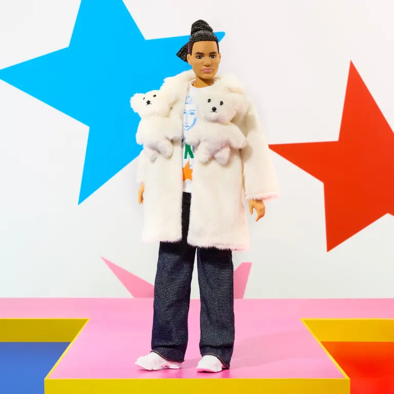 Barbie y Ken lucen el icónico abrigo de osos de peluche de Jean-Charles de Castelbajac 7 ken x jean charles de castelbajac 1