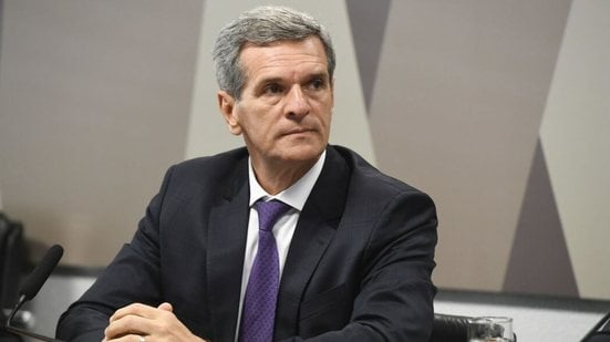 Imagem mostra ministro Marco Aurélio Bellizze sentado, com expressão de seriedade no rosto, de paletó e gravata