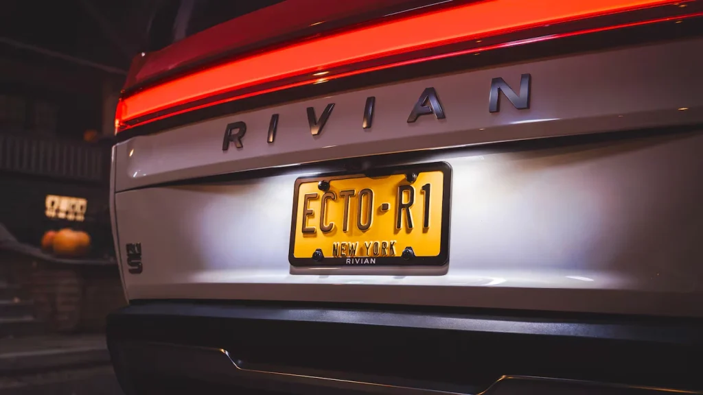 Bill Murray vuelve como Peter Venkman en un spot de Rivian inspirado en “Cazafantasmas” 3 rivian cazafantasmas 6