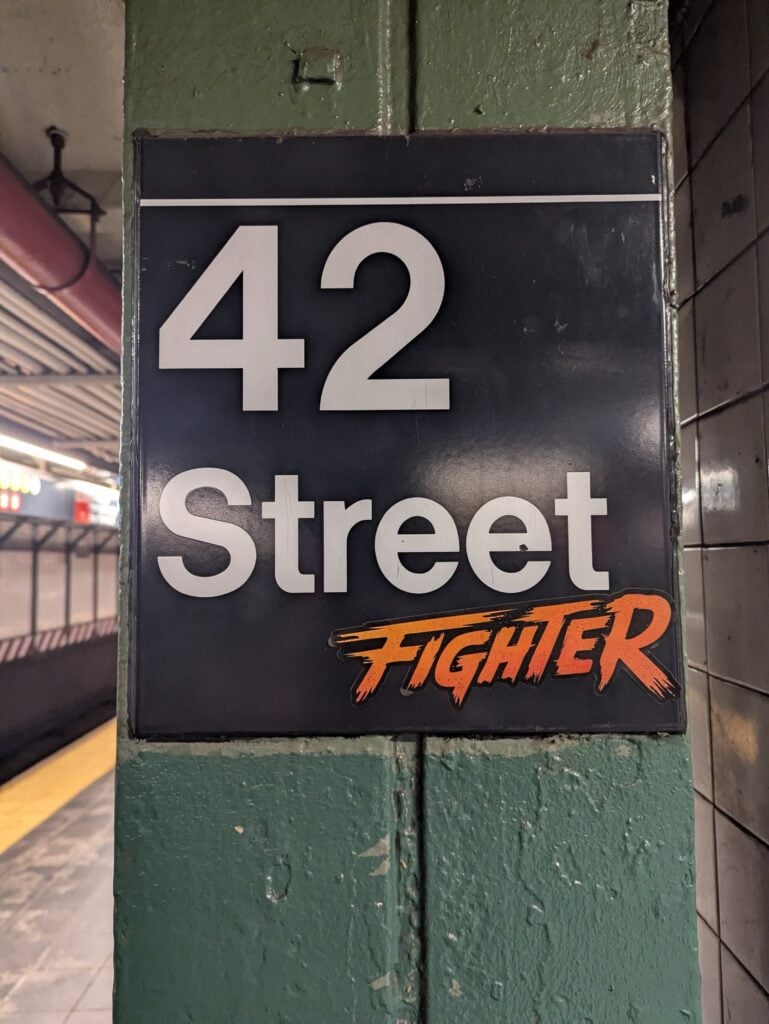 Street Fighter aprovecha los nombres de calles para promocionar su nueva película 4 street fighter plaques rue 8