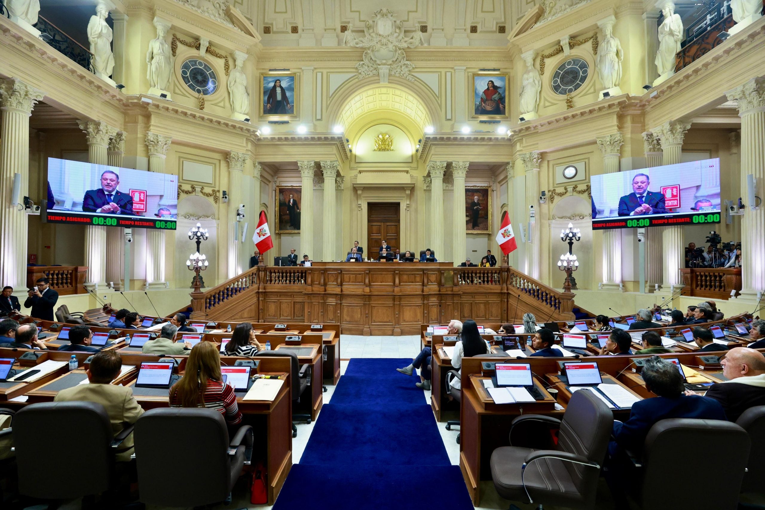 Chatbots de IA generan más confianza que políticos, policías y jueces en Perú, según Ipsos 2 whatsapp image 2026 10 28 at 111356 am 1 scaled 1